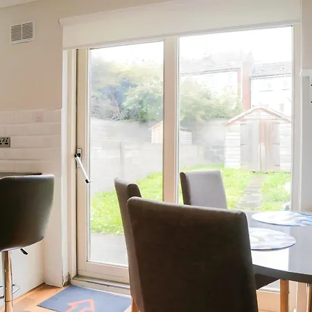 Central City Twin Room, Sophisticated House For Rent In Dublin